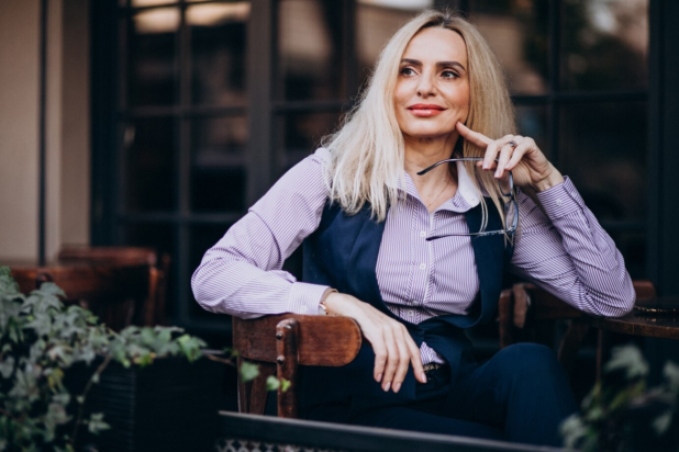 Οι γονείς του συντρόφου της είναι έξαλλοι - "τους είπα αν θέλουν τεστ πατρότητας, να πληρώσουν". Φωτογραφία: Freepik