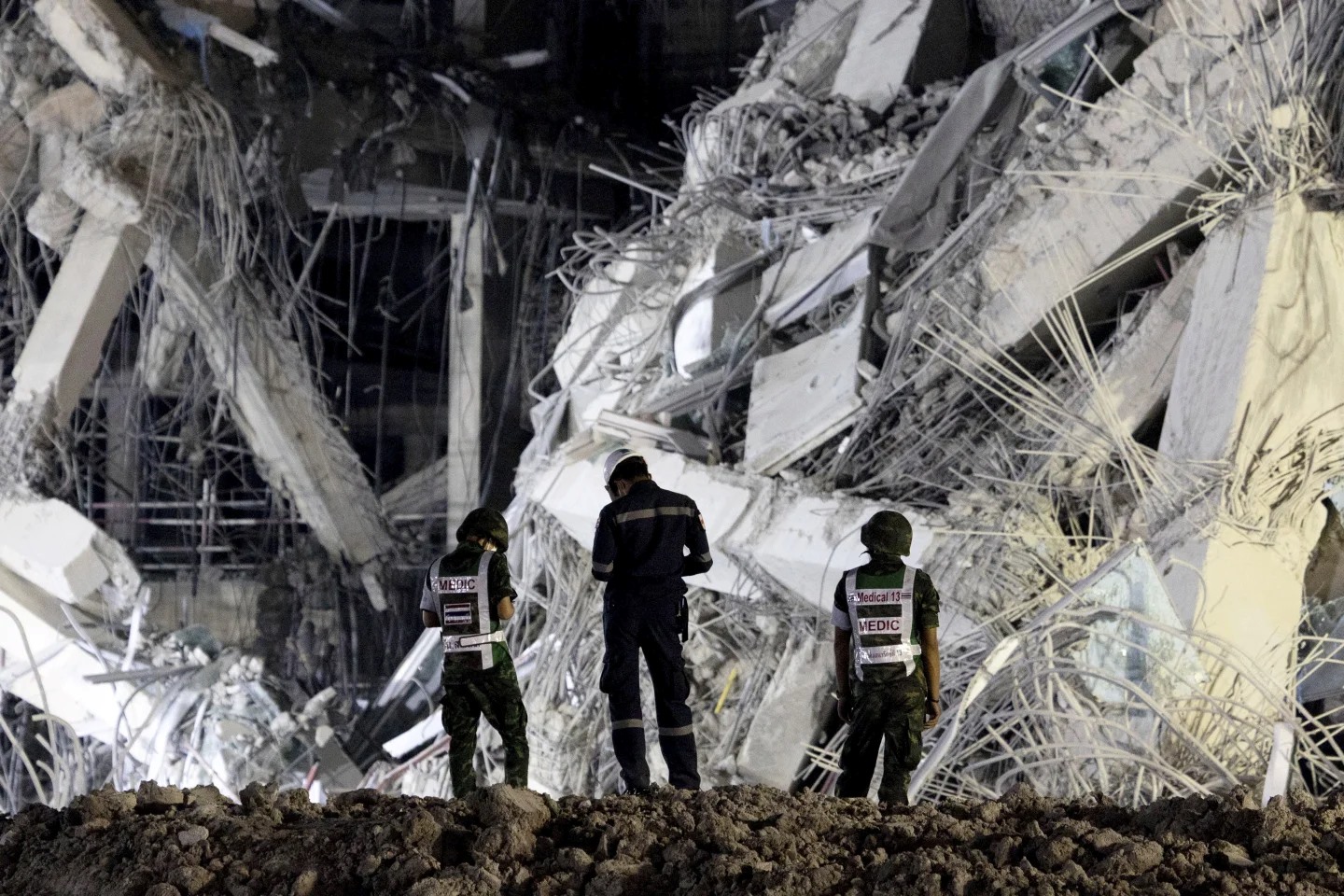 Μιανμάρ: Χιλιάδες νεκροί από τον φονικότερο σεισμό των τελευταίων δεκαετιών – Μάχη με τον χρόνο για τους εγκλωβισμένους