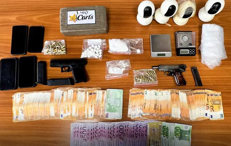 Αττική: Δύο συλλήψεις για κατοχή και διακίνηση ναρκωτικών – ΦΩΤΟ και ΒΙΝΤΕΟ