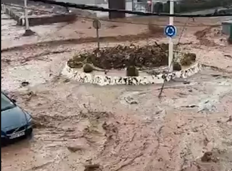 ΝΕΡΑ ΠΛΗΜΜΥΡΕΣ