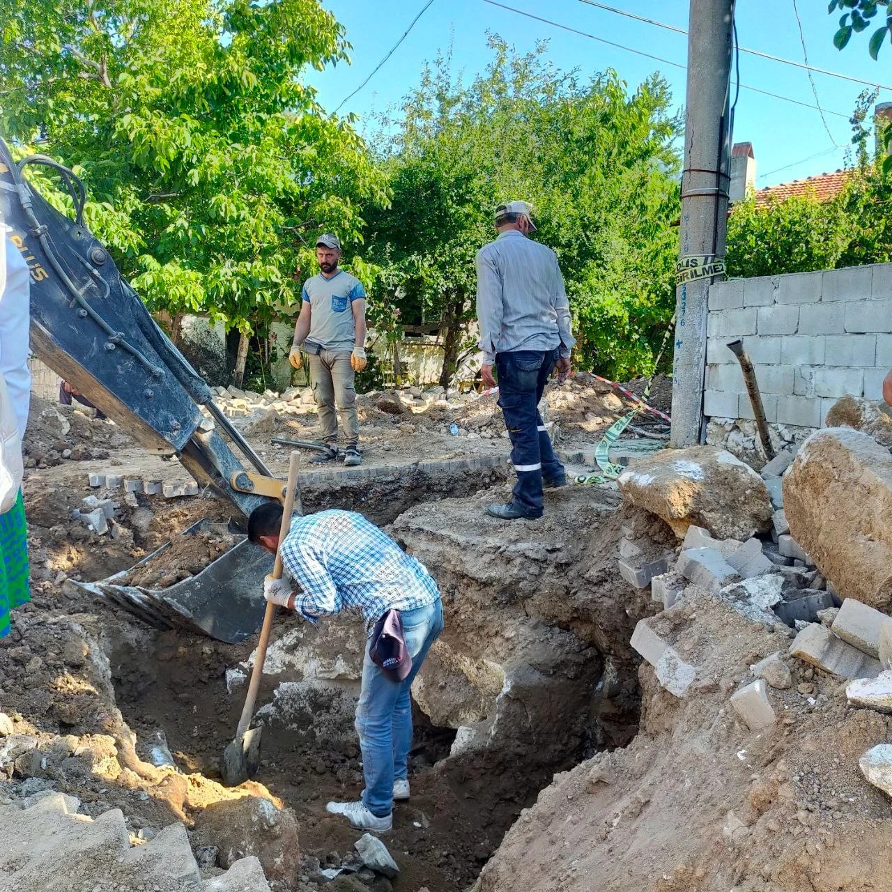 Μία ιστορική σαρκοφάγος ήρθε στο φως κατά τη διάρκεια έργων υποδομής. Φωτογραφία: ΙΗΑ