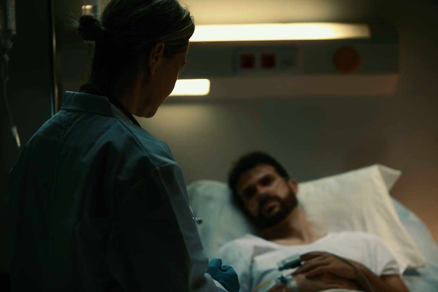 Τα κυκλώματα πίσω από τις παράνομες αποκλειστικές που «αλωνίζουν» στα νοσοκομεία – «Μόλις το 20% είναι νόμιμες»