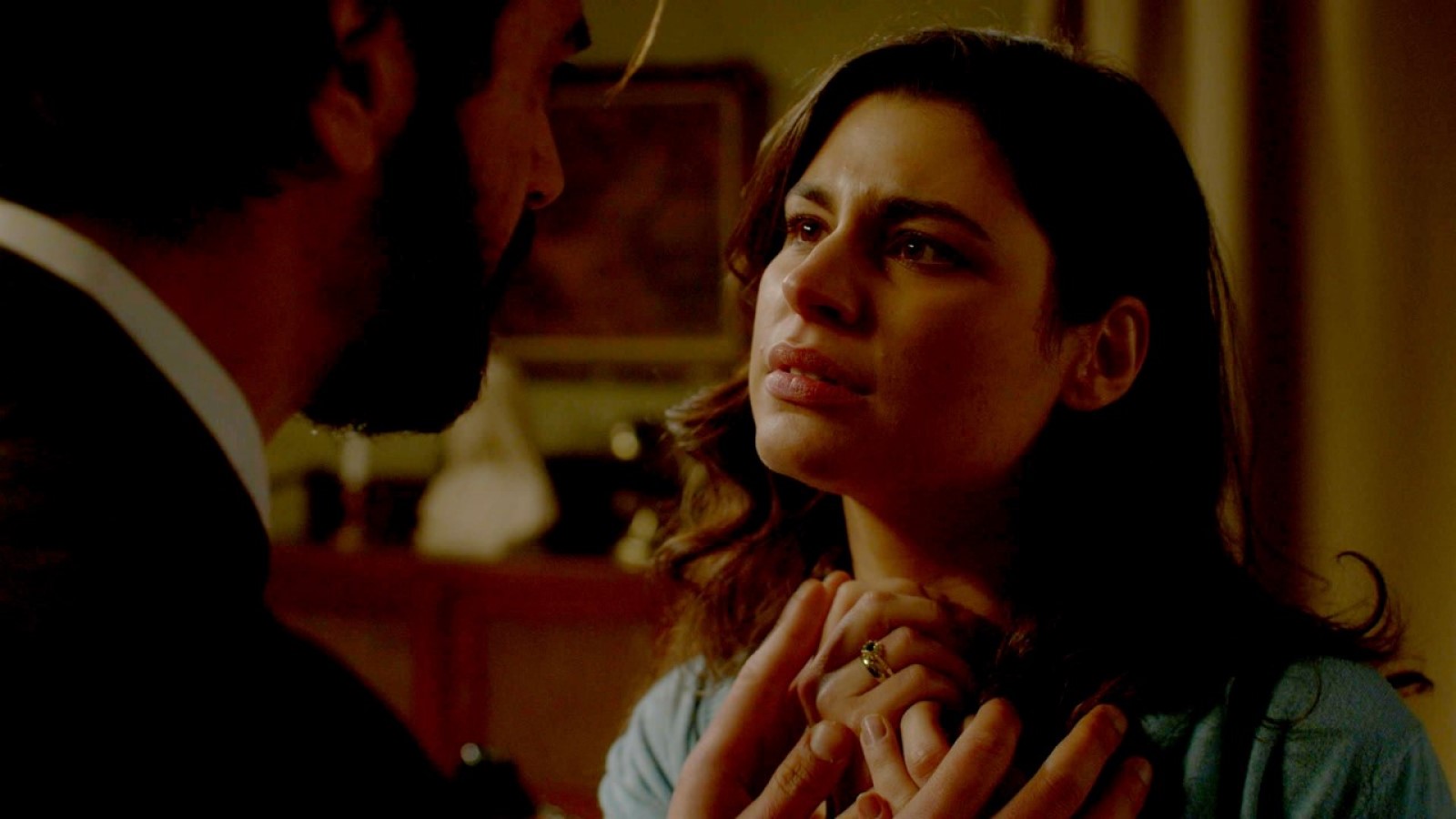 Άγιος έρωτας: Χλόη και Πέτρος επιστρέφουν στη Στέρνα με τον γιο τους