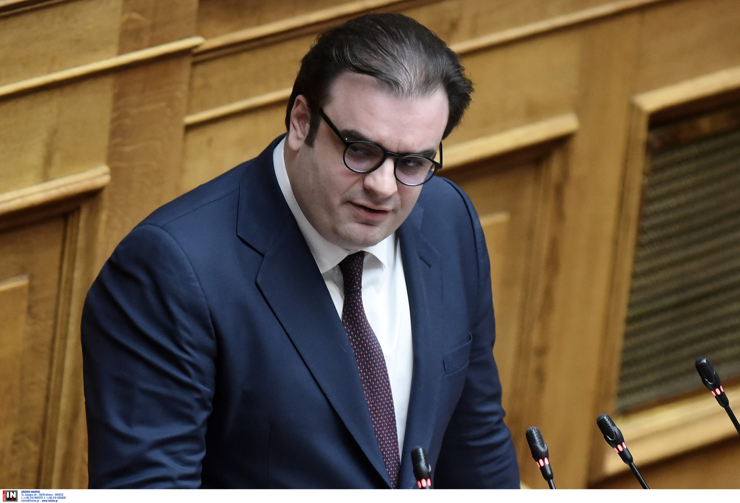 Πιερρακάκης: Οι τράπεζες πρέπει να ξεπεράσουν τις αναστολές και να υπερβούν τον εαυτό τους – Η κοινωνία έχει παράπονα