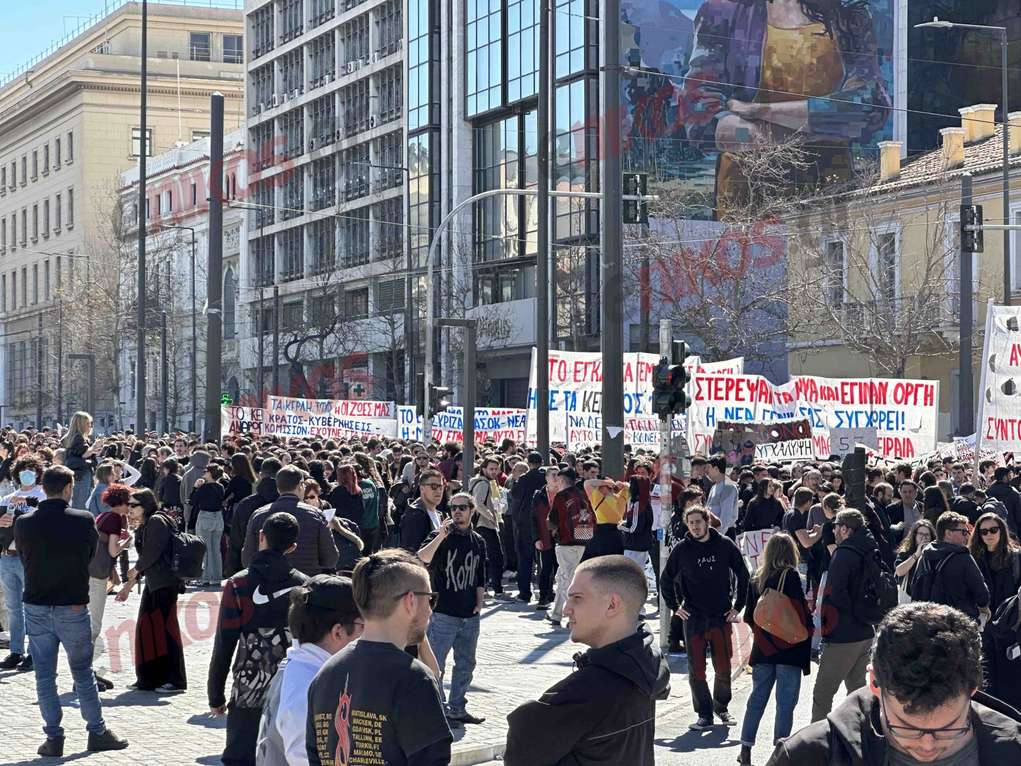 Τέμπη: Σε εξέλιξη η πορεία εκπαιδευτικών, φοιτητών και μαθητών στο κέντρο της Αθήνας - Βίντεο