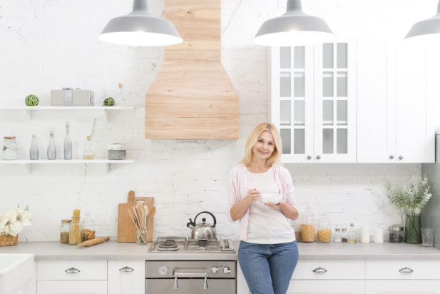 Κουζίνα: «Η 5λεπτη εβδομαδιαία εργασία που με βοηθά να την διατηρώ πάντα τακτοποιημένη» - Γυναίκα αποκαλύπτει ένα αποτελεσματικό κόλπο καθαρισμού