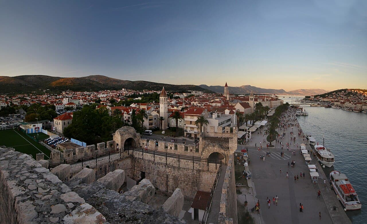 Στις (A) και (B), το άτομο 14–1 βρίσκεται στη δεξιά πλευρά, το άτομο 14 –2 στα αριστερά. Φωτογραφία: L. Paraman / TCM