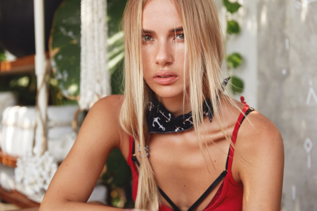 Οι γονείς της την πέταξαν έξω από το σπίτι όταν έμαθαν ότι είχε σχέση - «Τώρα που με έχουν ανάγκη, μου ζητούν να τους φιλοξενήσω»