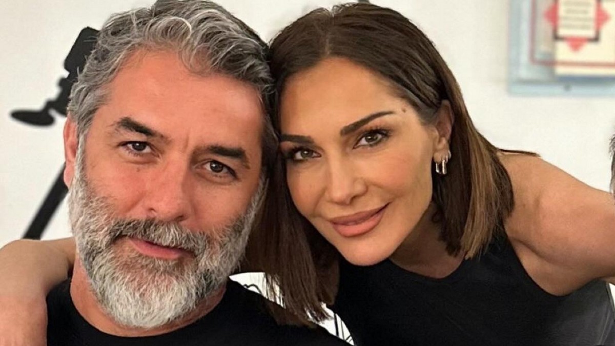 Δέσποινα Βανδή – Βασίλης Μπισμπίκης: Απόδραση στο εξωτερικό – Η selfie που τους… πρόδωσε