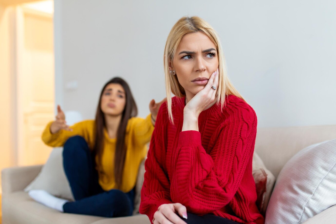 Η αδελφή της την κατηγορεί επειδή αρνείται να την βοηθήσει να πάρει δάνειο με υποθήκη το σπίτι τους – «Φοβάμαι ότι θα τα χάσω όλα, δεν είναι αξιόπιστη»
