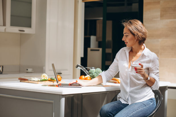 Ύπνος: Ειδικός αποκαλύπτει ότι 1 συνήθεια τις Κυριακές μπορεί να «σας βοηθήσει να κοιμάστε καλύτερα όλη την εβδομάδα»