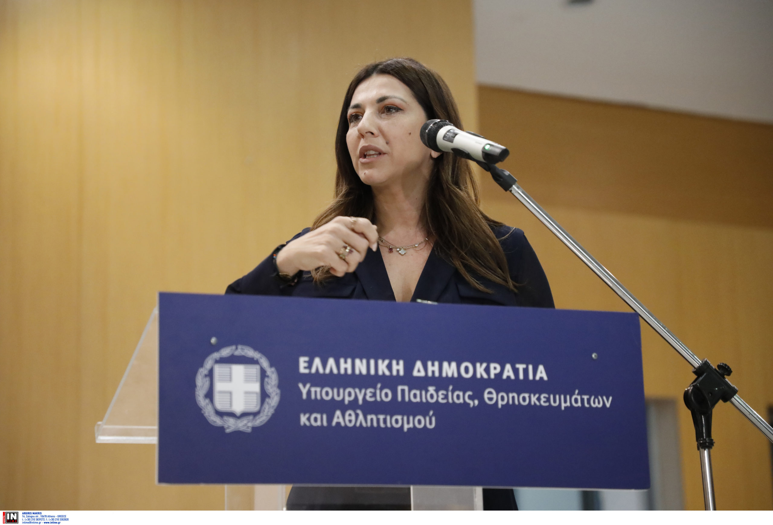 Σοφία Ζαχαράκη: «Να κοιτάξουμε ακόμα περισσότερο το περιεχόμενο μέσα από την ύλη»