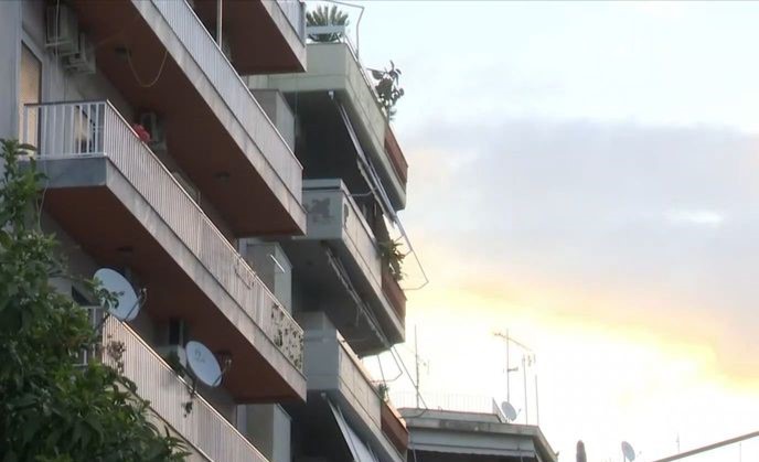 Ζωγράφου: «Άκουσα μία γυναικεία κραυγή, λογικά την ώρα που έπεφτε» – Συγκλονίζει μαρτυρία για το νεκρό ζευγάρι