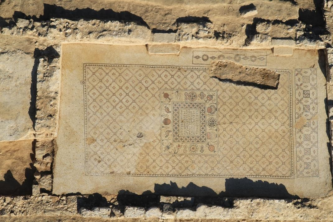 Το ψηφιδωτό που βρέθηκε στο μοναστήρι.
