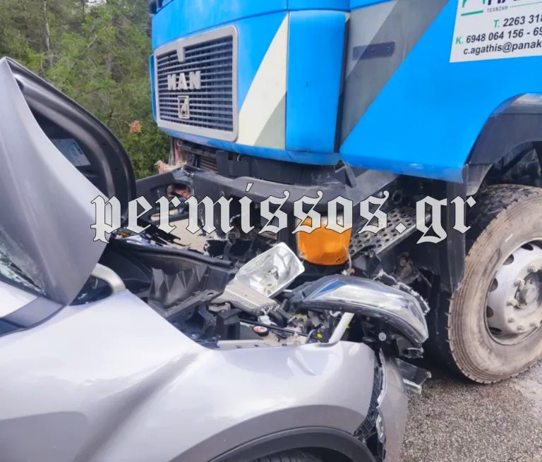 Σοβαρό τροχαίο στο Σχηματάρι: Φορτηγό συγκρούστηκε με αυτοκίνητο – Ένας τραυματίας