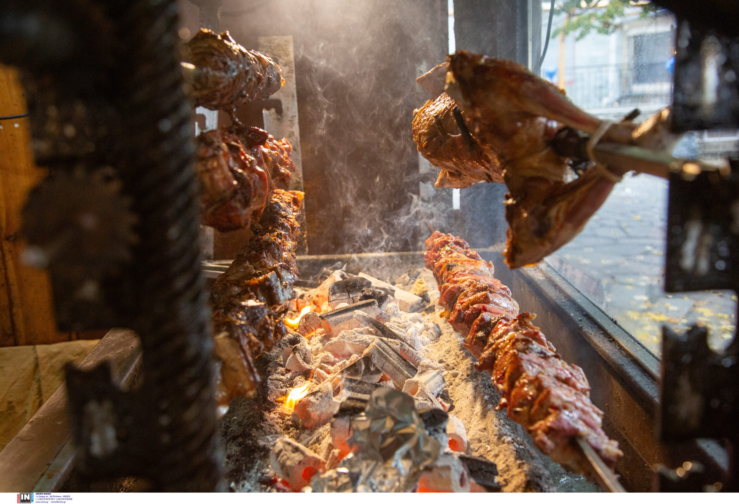 Taste Atlas: Το κοντοσούβλι και ο γύρος στην λίστα με τα 50 καλύτερα street food του κόσμου