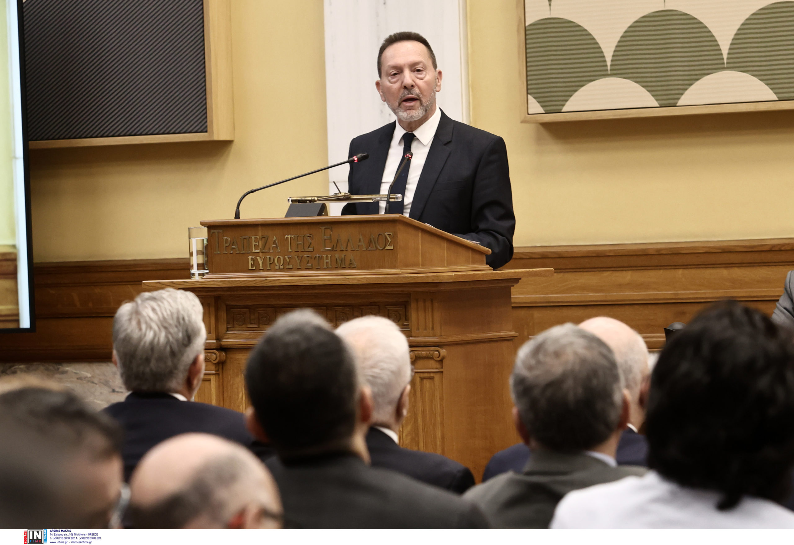 Στουρνάρας: Πώς επηρεάζουν την Ελλάδα οι δασμοί Τραμπ