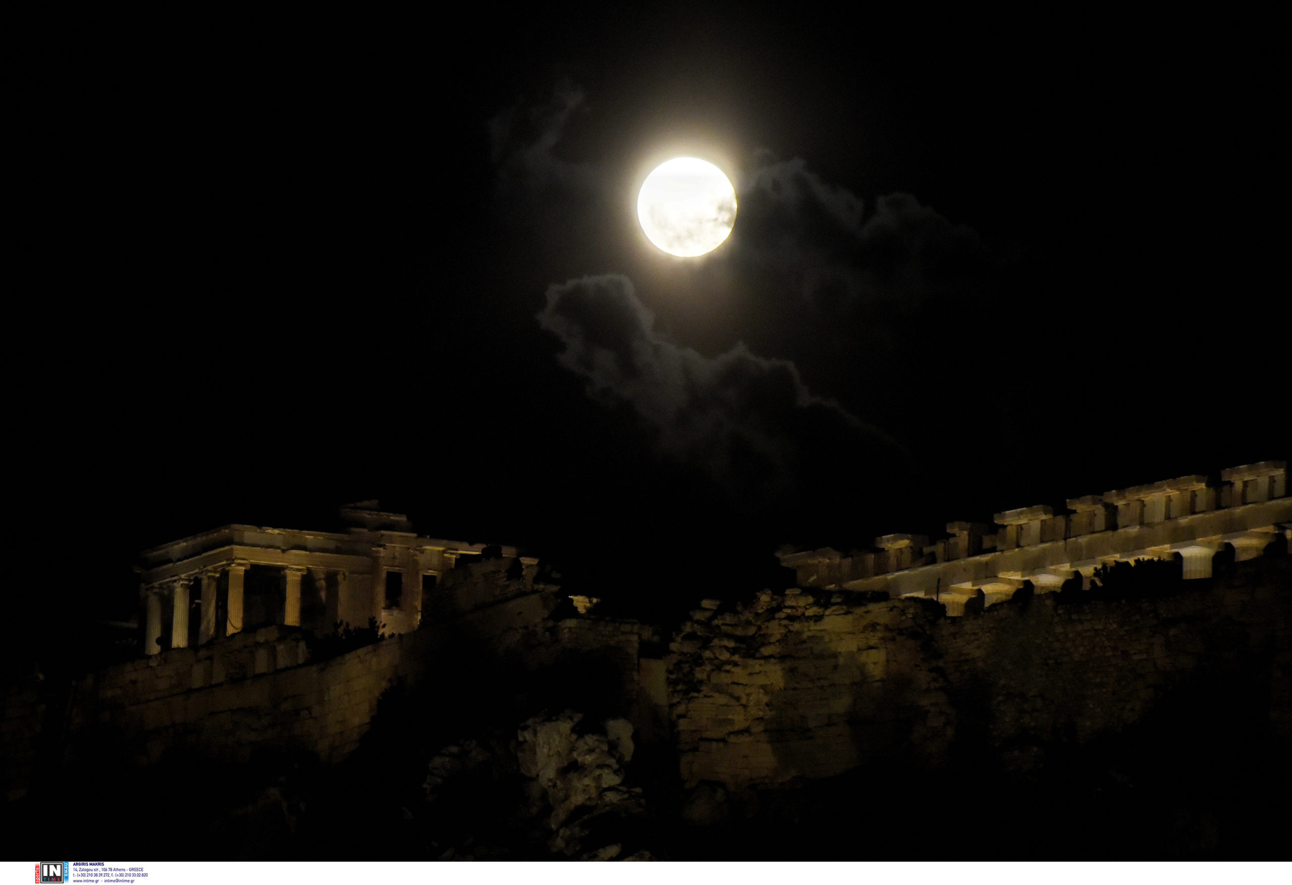 Πανσέληνος Απριλίου: Εντυπωσιακές εικόνες από το «ροζ φεγγάρι» – Ο λόγος που πήρε αυτή την ονομασία