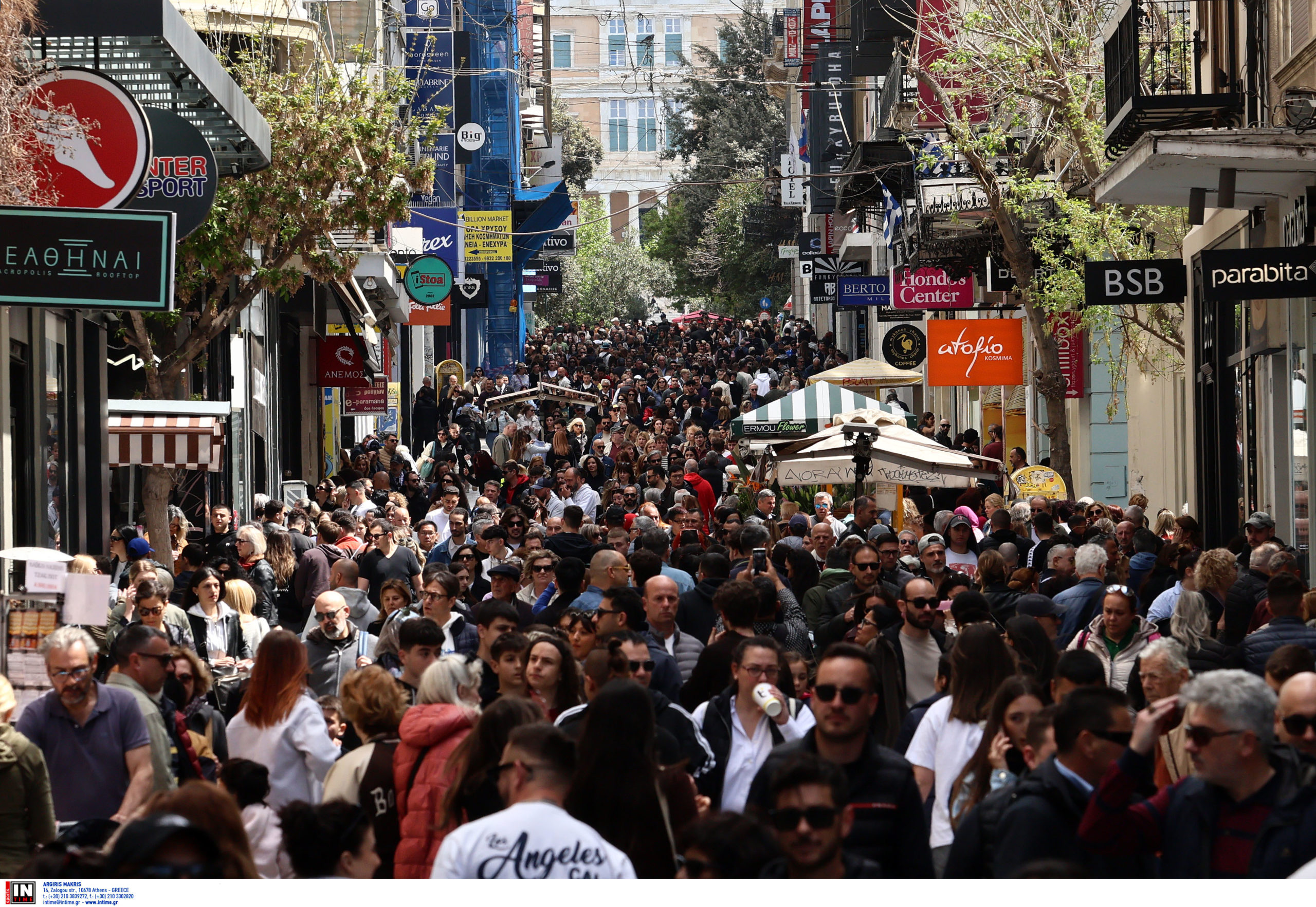 Εορταστικό ωράριο Πάσχα: Τι ώρα κλείνουν μαγαζιά και σούπερ μάρκετ την Μεγάλη Τετάρτη