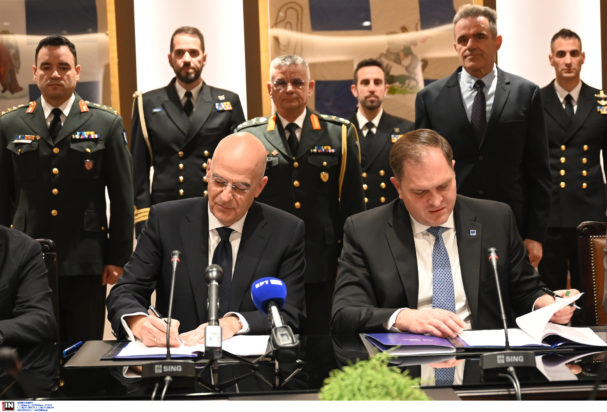 Μνημόνιο συνεργασίας ΥΠΕΘΑ – ΑΑΔΕ για διαφάνεια στις συμβάσεις με τα εξοπλιστικά προγράμματα