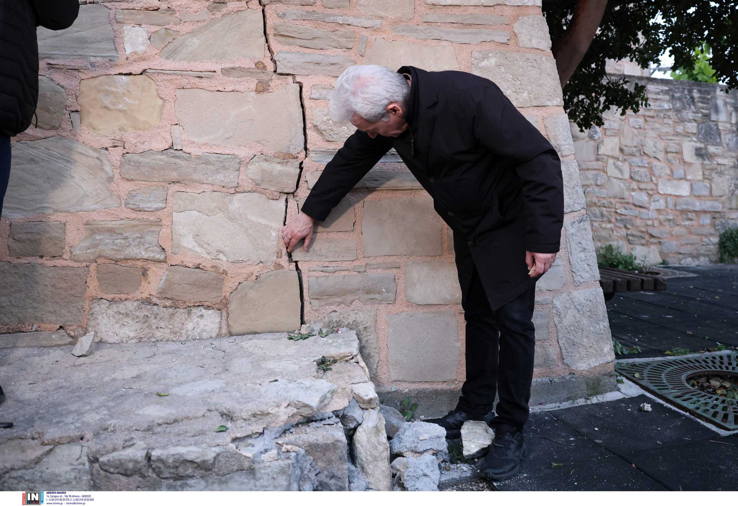 Ηράκλειο: «Το γεωλογικό φαινόμενο βρίσκεται σε εξέλιξη, μπορεί να επεκταθεί» λέει ο Λέκκας για τις ρωγμές στις Βούτες – Ανησυχούν οι κάτοικοι για τα σπίτια τους