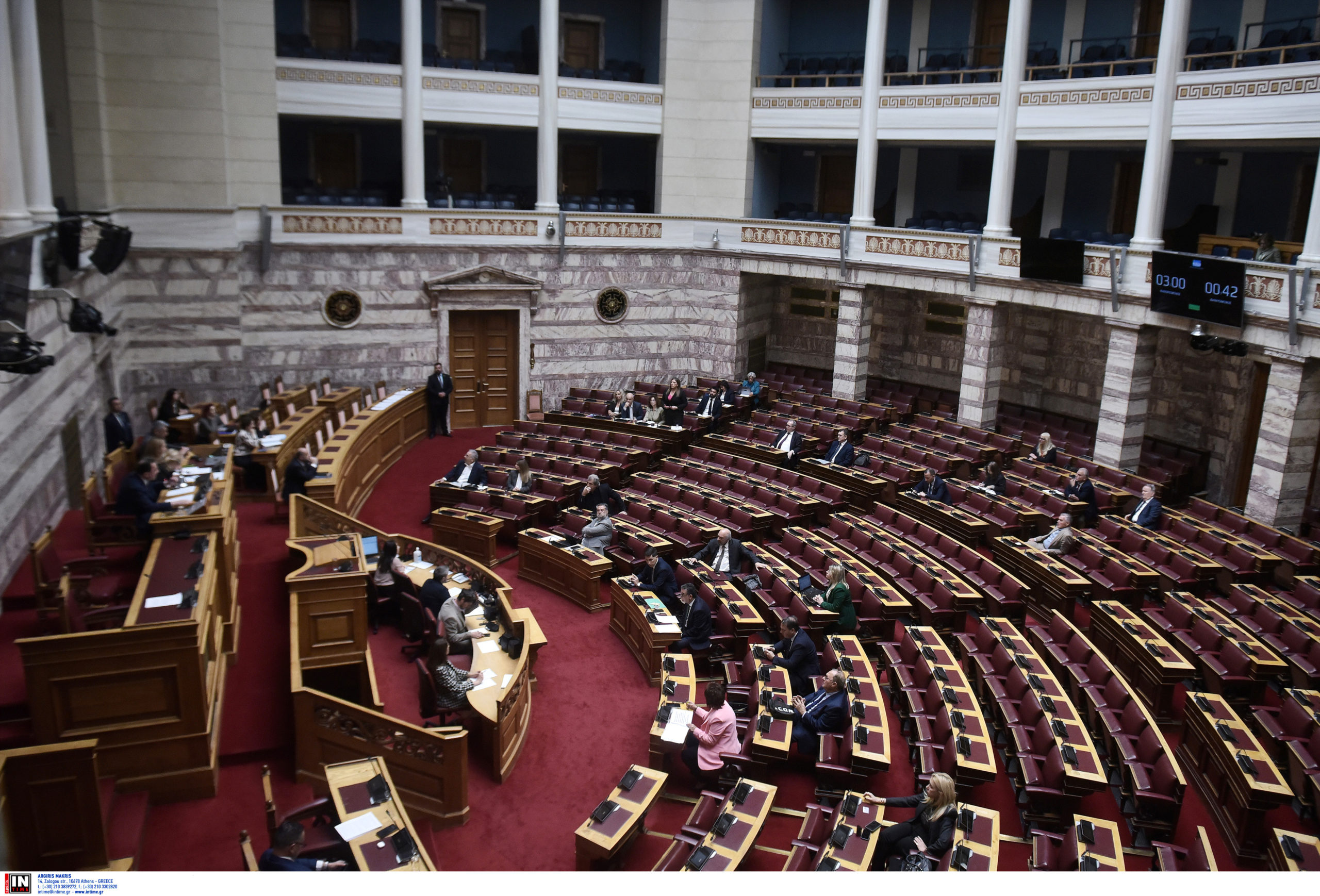 Τέμπη: Σε εξέλιξη η ανάγνωση της δικογραφίας «μαμούθ» από τους βουλευτές – Οι 43 κατηγορούμενοι, τα παρατράγουδα και οι επόμενες κινήσεις των κομμάτων