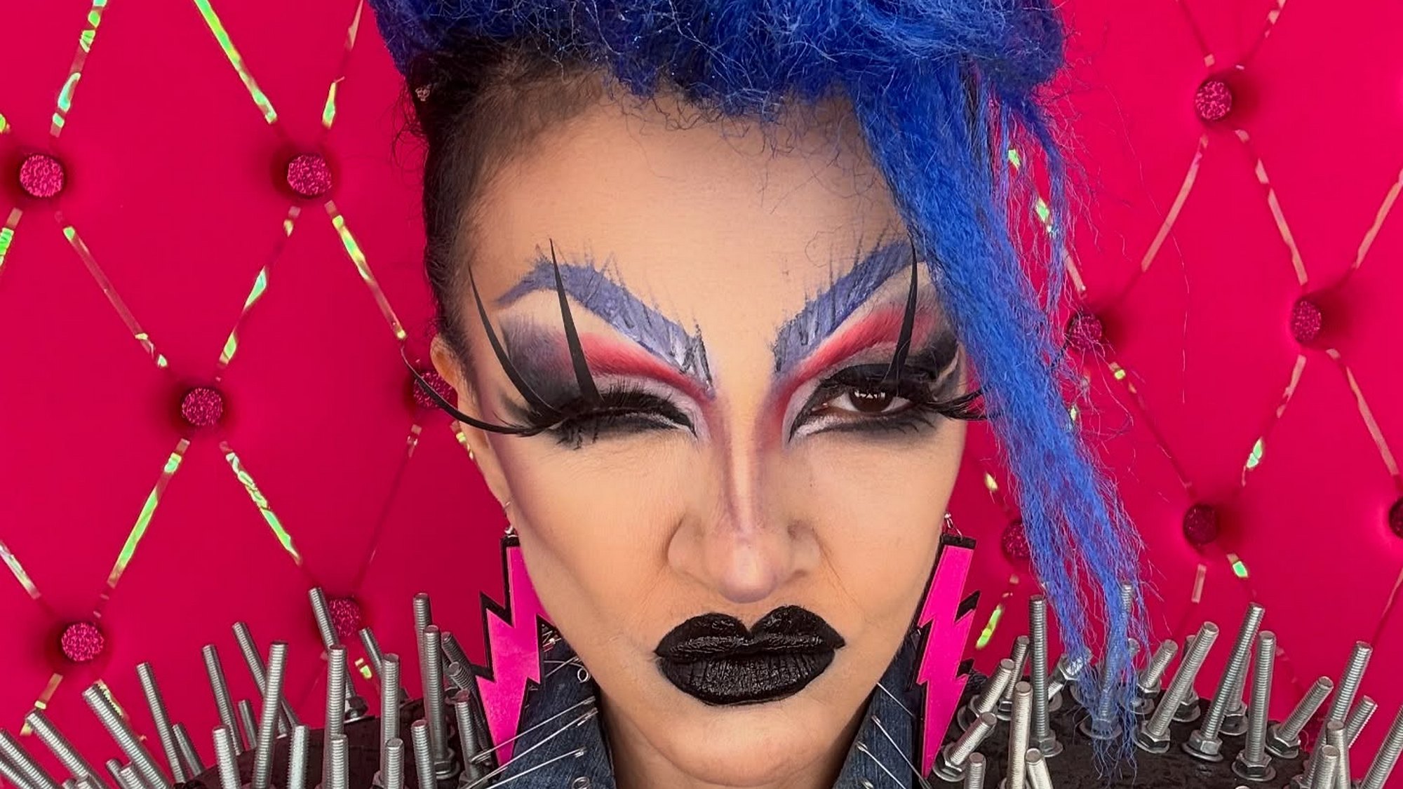 Μαρία Σολωμού: Πόζαρε a la drag queen και τρέλανε τους θαυμαστές της στο Instagram