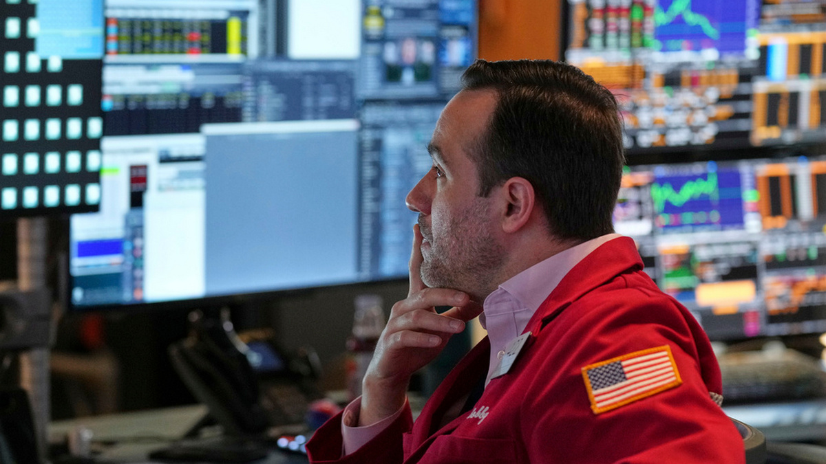 ΗΠΑ: Κώδωνας κινδύνου από τη Fed για πλήγμα στην οικονομία και αύξηση τιμών από τις πολιτικές του Ντόναλντ Τραμπ – Νέα πτώση στα χρηματιστήρια