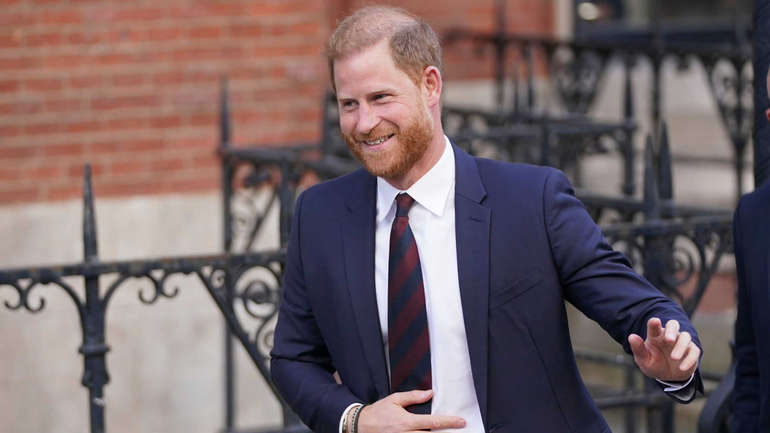 Πρίγκιπας Χάρι: Συνάντησε τραυματίες του πολέμου στην Ουκρανία