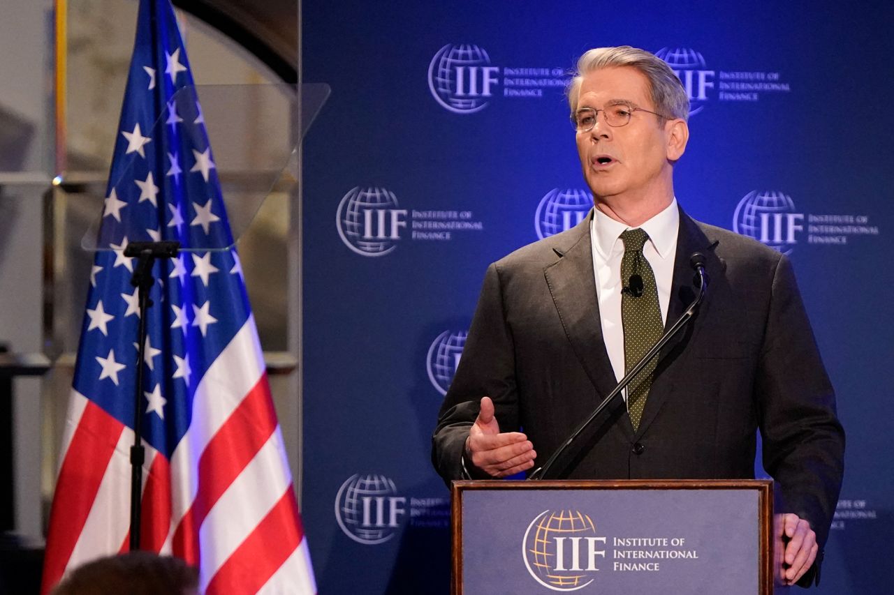 ΗΠΑ: «Οι δασμοί με την Κίνα πρέπει να μειωθούν για να ξεκινήσουν οι εμπορικές διαπραγματεύσεις» λέει ο Αμερικανός υπουργός Οικονομικών