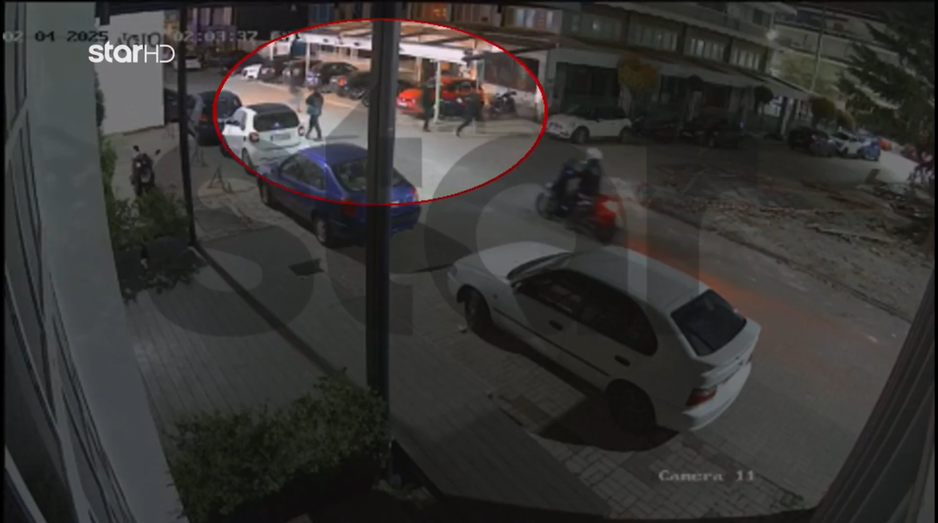 Μπουρνάζι: Βίντεο-ντοκουμέντο από τη συμπλοκή αστυνομικών-θαμώνων – «Κάτω, πέσε κάτω»