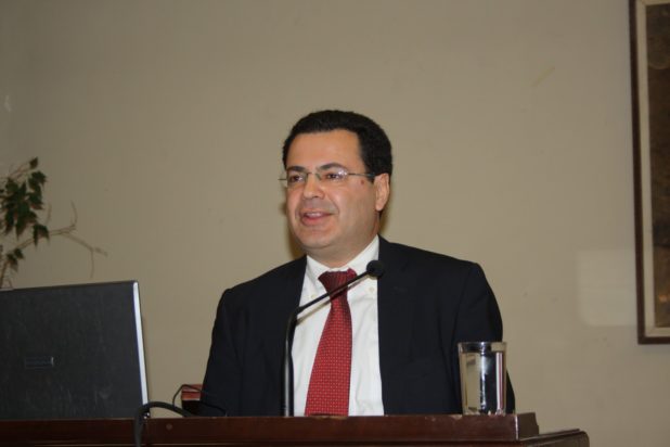 Διονύσης Χιόνης