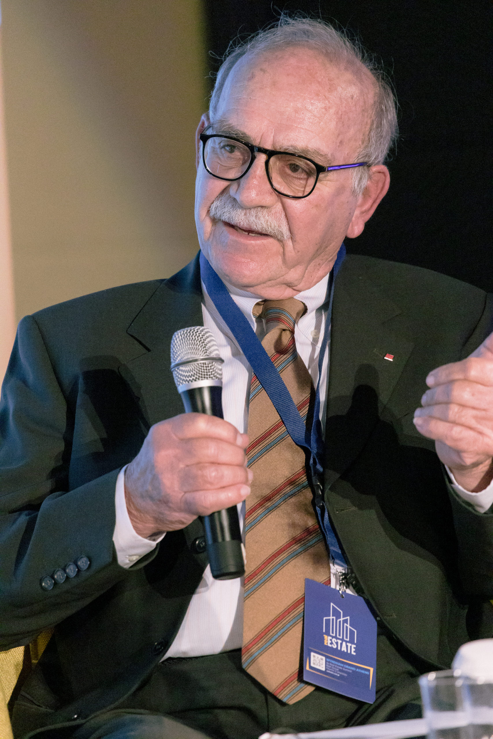 O Μπάμπης Χαραλαμπόπουλος