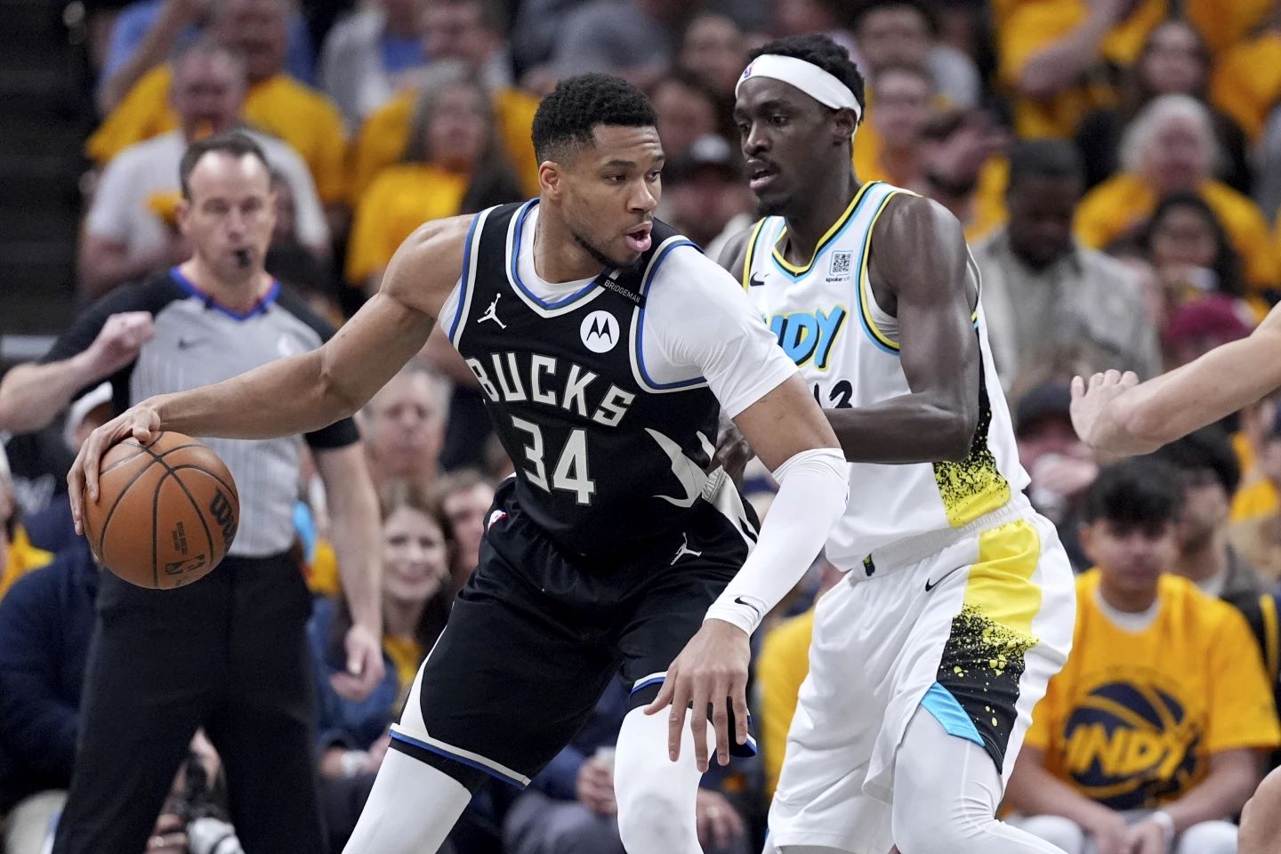 NBA: Παρά την ηρωική εμφάνιση του Αντετοκούνμπο, οι Μπακς έχασαν 117-98 στην Ιντιάνα – Τα 4 νέα ρεκόρ του «Giannis»