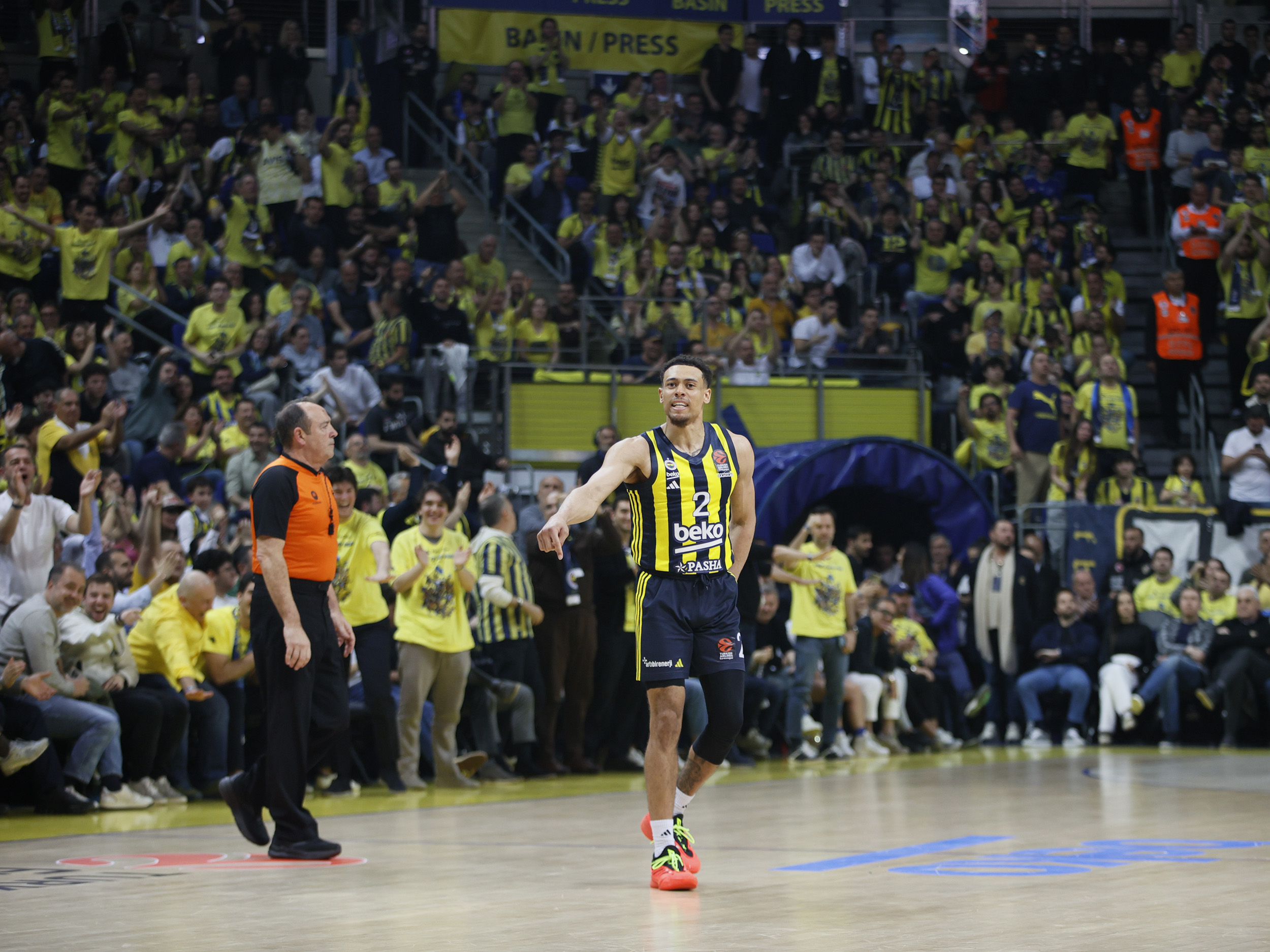 Φενέρμπαχτσε – Παρί 89-72: Οι Τούρκοι έκαναν το 2-0 και… ετοιμάζονται για Άμπου Ντάμπι