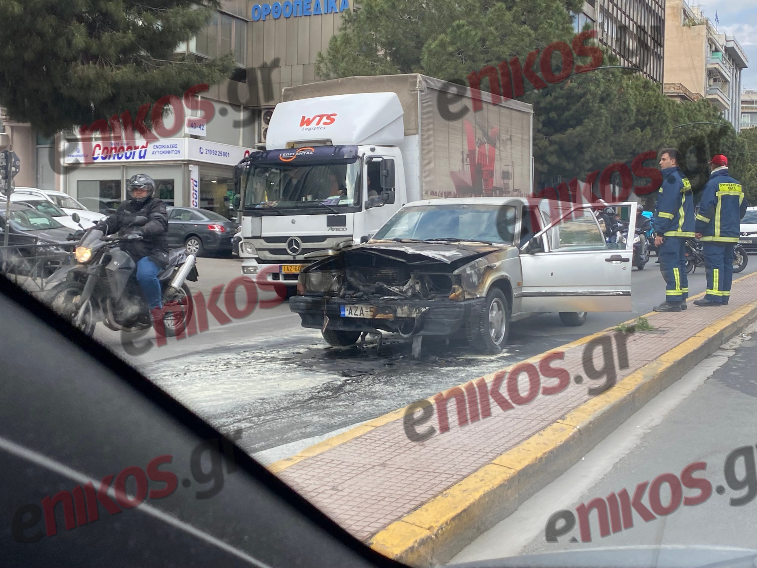 Φωτιά σε νεκροφόρα στη Λεωφόρο Συγγρού – ΦΩΤΟ και ΒΙΝΤΕΟ αναγνώστη