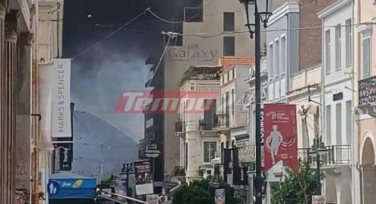 Φωτιά σε κατάστημα στην Πάτρα
