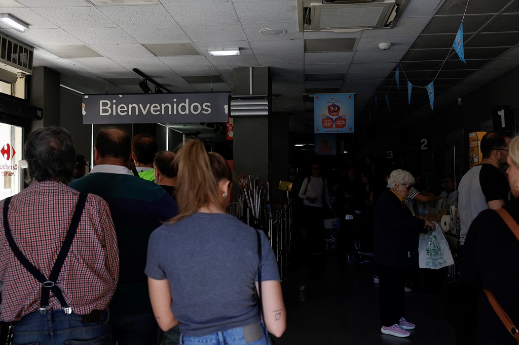 Σπάνιο ατμοσφαιρικό φαινόμενο η αιτία του μπλακ άουτ, λέει ο διαχειριστής του ηλεκτρικού δικτύου της Πορτογαλίας