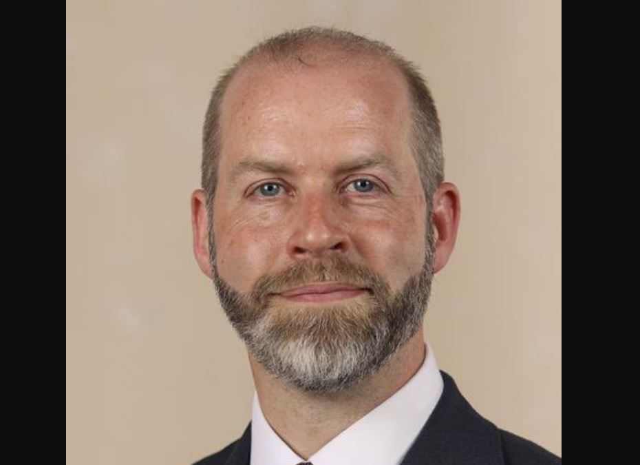 ΤΖΟΝΑΘΑΝ ΡΕΪΝΟΛΝΤΣ