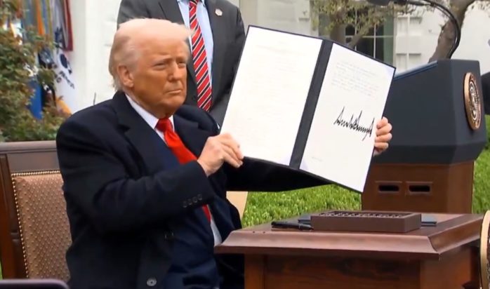 ΤΡΑΜΠ ΔΑΣΜΟΙ