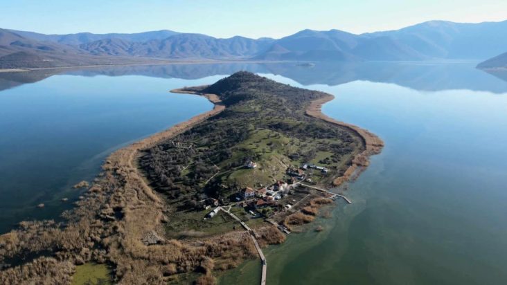 Άγιος Αχίλλειος νησίδα Μικρή Πρέσπας