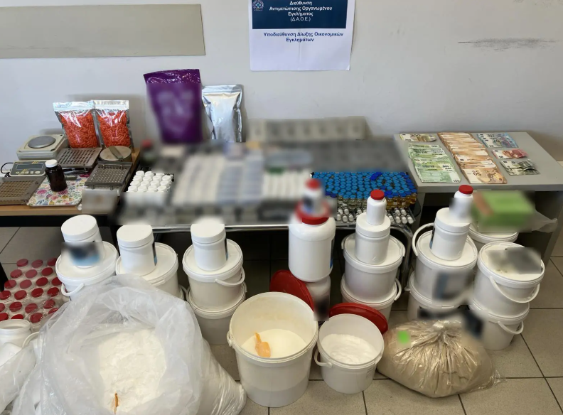 Θεσσαλία: Συνελήφθησαν 2 άτομα που παρασκεύαζαν και διακινούσαν αναβολικά – Πολλοί αθλητές στο πελατολόγιό τους