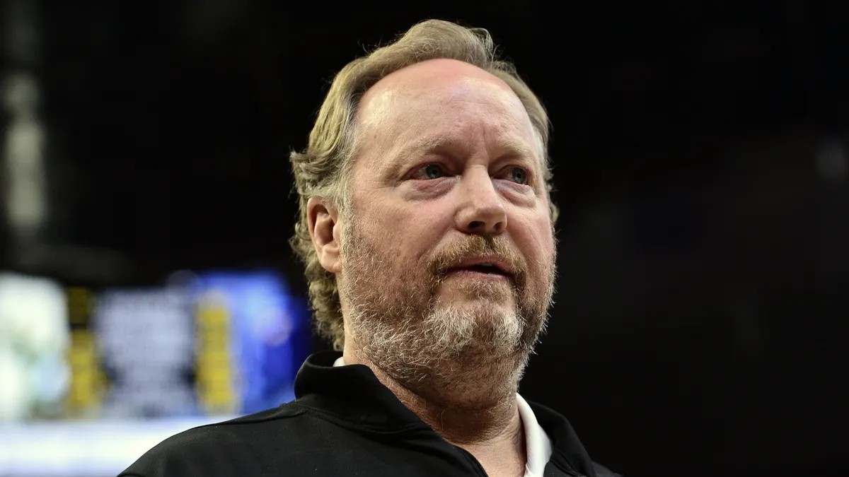 ΝΒΑ: «Τέλος» ο Μάικ Μπουντενχόλζερ από το Φοίνιξ Σανς