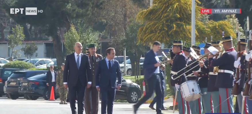 Ο Νίκος Δένδιας με τον Γάλλο ομόλογό του