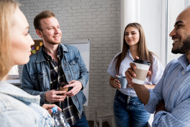 7 Φράσεις που μπορεί να ακούγονται ευγενικές αλλά κρύβουν θυμό. Φωτογραφία: Freepik