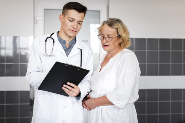 Καρκίνος του παχέος εντέρου: Το Νο1 απροσδόκητο σύμπτωμα που οι περισσότεροι αγνoούν, σύμφωνα με γιατρούς