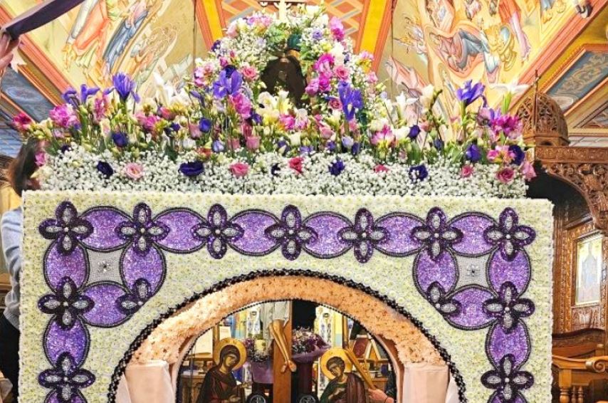 Θεσσαλονίκη: Σε κλίμα κατάνυξης η κορύφωση του Θείου Δράματος – Οι ξεχωριστές περιφορές Επιταφίων στην Βόρεια Ελλάδα  