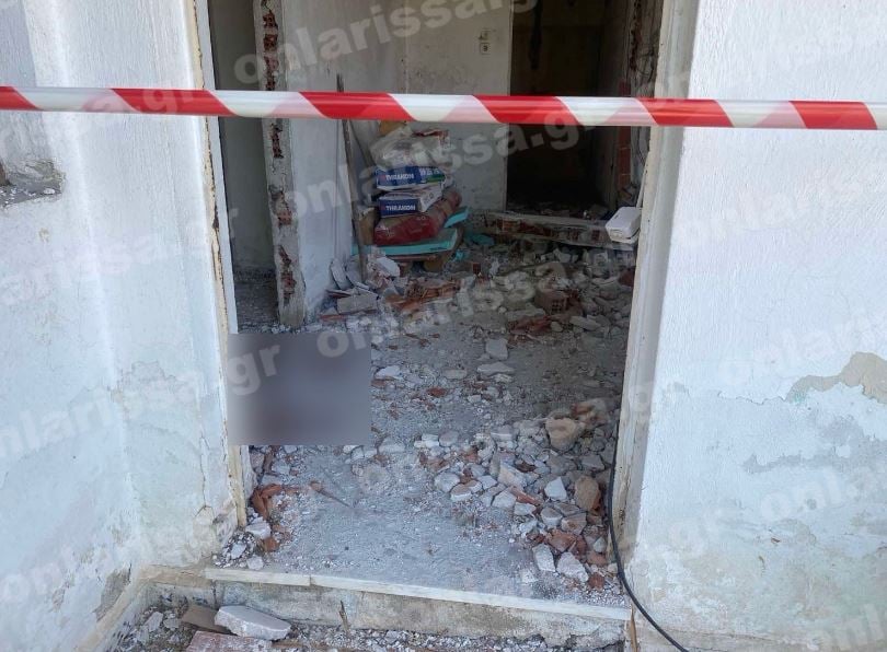 Τραγωδία στα Φάρσαλα: «Είχα φύγει για δέκα λεπτά» λέει ο πατέρας του 19χρονου πυροσβέστη που καταπλακώθηκε από τοίχο