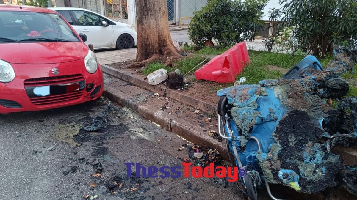 Θεσσαλονίκη: Έβαλαν φωτιά σε κάδους απορριμμάτων