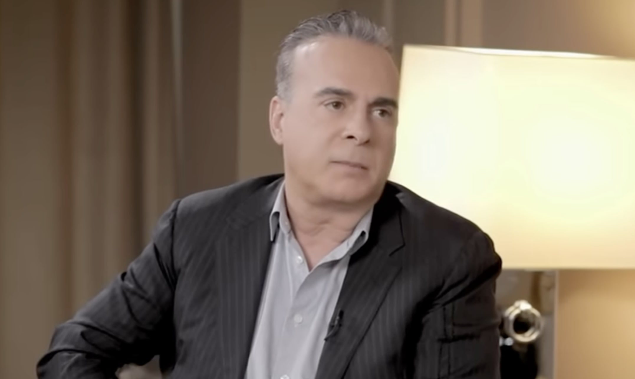 Φώτης Σεργουλόπουλος: «Ήθελα να κάνω παιδί – Δεν με δυσκόλεψε, είναι σαν να κάνεις ποδήλατο»